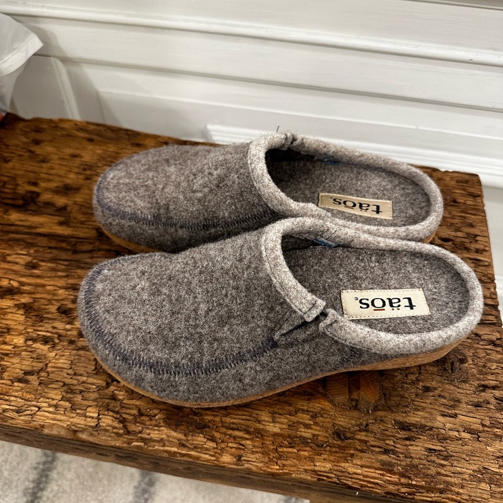 Women’s Taos shoes size 37